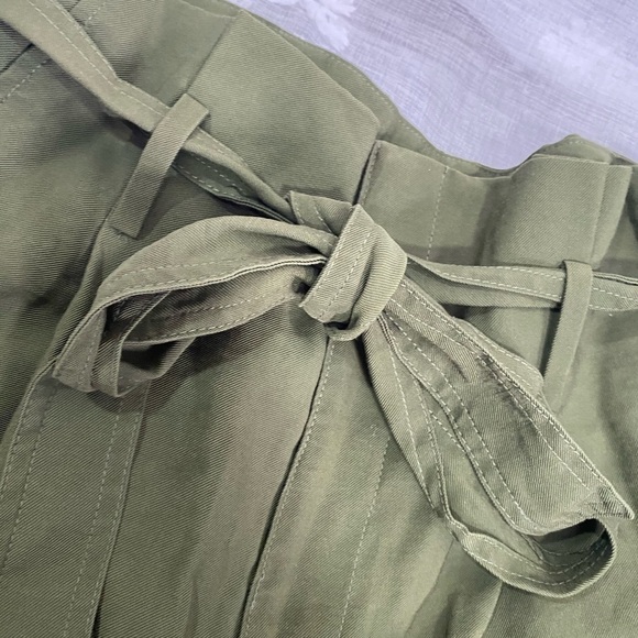 A new day army green paper bag high waist short size 2 - Picture 8 of 10